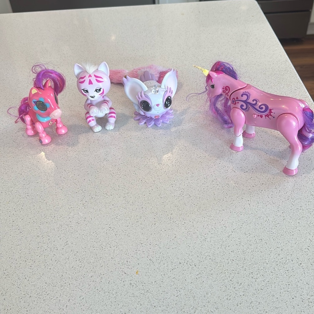 Little live pets pony - Zoomer Zupps Pretty Pony-Fingerling- WowWee Pixie